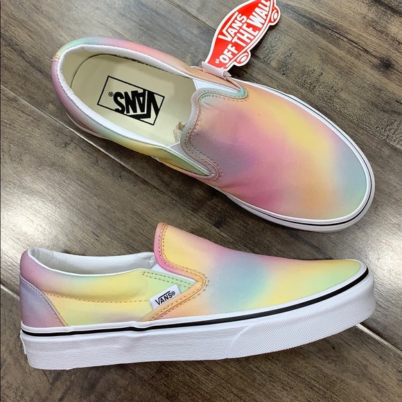 aura shift slip on vans